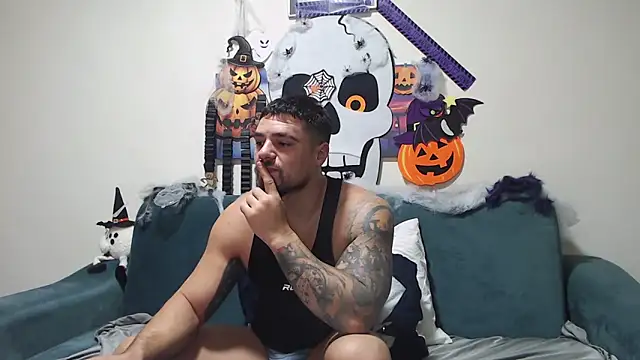 Tiberius hunk online show from November 5, 2025, 11:54 am