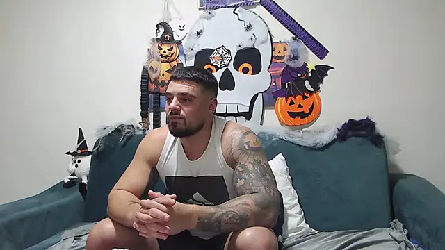 Tiberius hunk online show from November 6, 2025, 7:04 pm