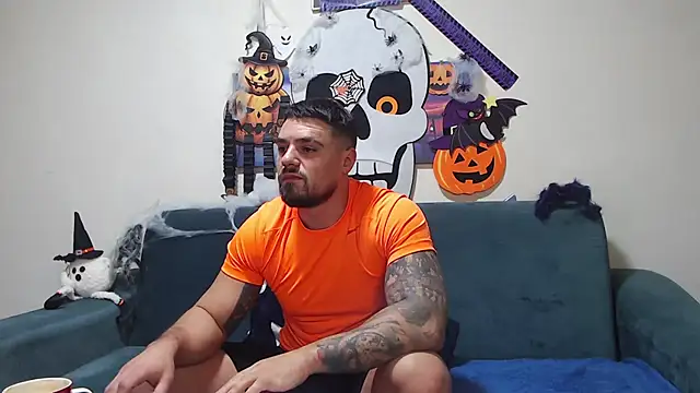 Tiberius hunk online show from November 11, 2025, 4:23 am