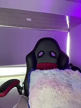 sofia 23x online show from December 13, 2025, 8:14 pm