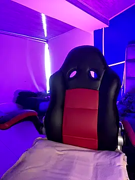 sofia 23x online show from December 18, 2025, 1:06 pm