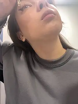 Snapshot of HannaJohnson chatting on November 3, 2025, 6:03 am HannaJohnson online show from November 3, 2025, 6:03 am