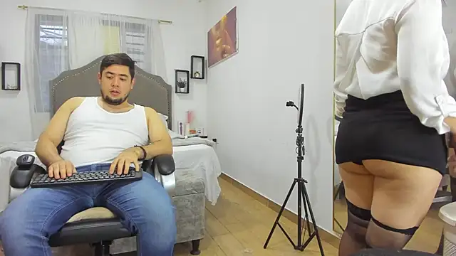 Snapshot of tinaandedward chatting on March 4, 2025, 11:29 am tinaandedward online show from March 4, 2025, 11:29 am