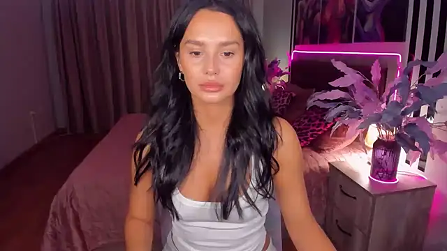 DanaSincere online show from October 8, 2025, 4:21 am