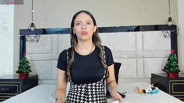 LiliJensen online show from November 27, 2025, 7:27 pm