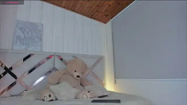 CRAZY-BOY99 online show from March 12, 2025, 11:33 pm