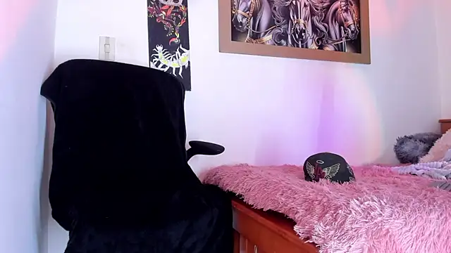 CRAZY-BOY99 online show from April 3, 2026, 11:52 am