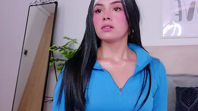 SaritaBratz online show from November 7, 2025, 8:31 pm