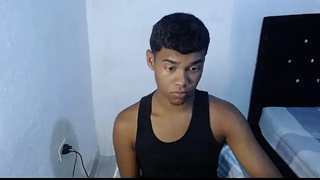 Jampier sexyboy online show from March 17, 2025, 2:52 am