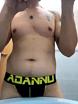 Lam 090123 online show from September 26, 2025, 4:44 pm