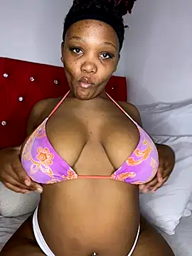 Snapshot of Beyoncex05 chatting on October 7, 2025, 7:44 pm Beyoncex05 online show from October 7, 2025, 7:44 pm