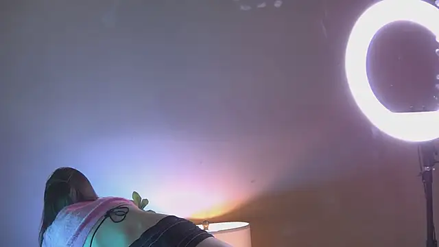 Amanda River online show from November 30, 2025, 9:52 pm