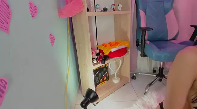 Olivia pretty  online show from March 15, 2025, 7:59 pm