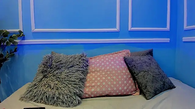 Lucy Canel online show from September 29, 2025, 11:37 am