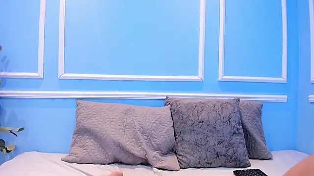 Lucy Canel online show from October 11, 2025, 7:01 pm