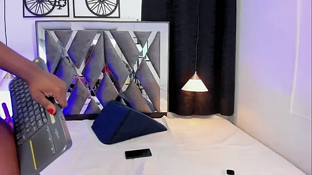 CandyMartinez  online show from March 13, 2026, 8:15 pm