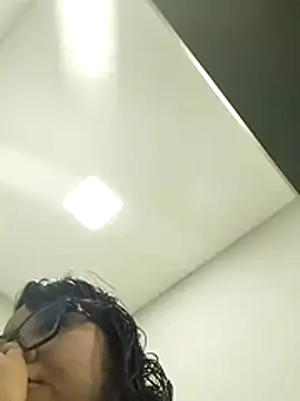 viviksmel online show from December 4, 2025, 2:15 pm