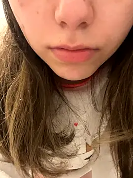 Snapshot of floooohv chatting on September 25, 2025, 3:38 pm floooohv online show from September 25, 2025, 3:38 pm