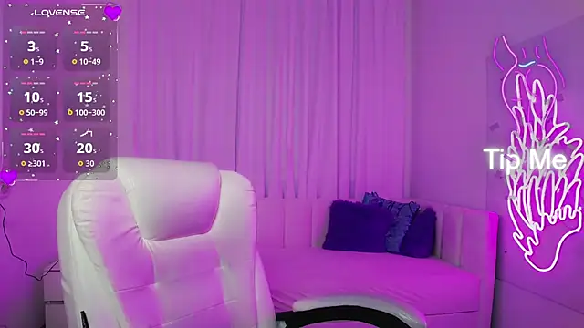 Eliss Shyyo online show from November 18, 2025, 8:02 pm