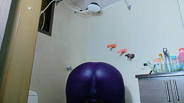 scarlettbooty online show from September 24, 2025, 2:15 am