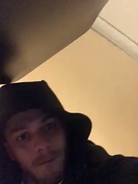 Snapshot of Donnydon79 chatting on March 3, 2025, 3:41 am Donnydon79 online show from March 3, 2025, 3:41 am