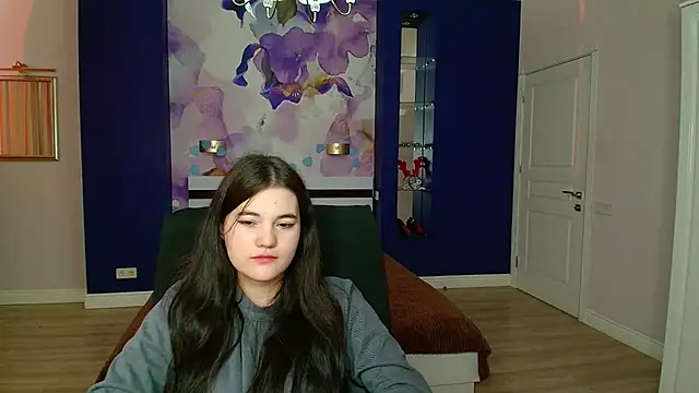 Snapshot of ElinaMils chatting on March 4, 2025, 3:37 pm ElinaMils online show from March 4, 2025, 3:37 pm