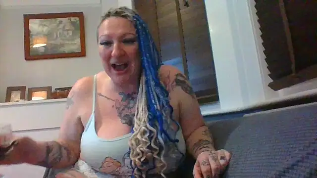 Snapshot of livieblainn chatting on March 4, 2025, 11:00 pm livieblainn online show from March 4, 2025, 11:00 pm