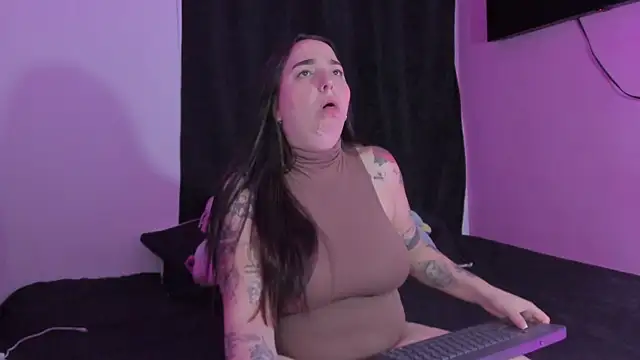 Snapshot of Celestte chatting on November 30, 2025, 4:49 am Celestte online show from November 30, 2025, 4:49 am