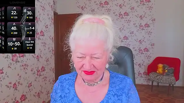 Snapshot of Maya_Mayflower chatting on May 24, 2026, 4:06 am Maya Mayflower online show from May 24, 2026, 4:06 am