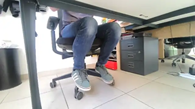 GM51-1988 online show from April 8, 2026, 3:23 pm