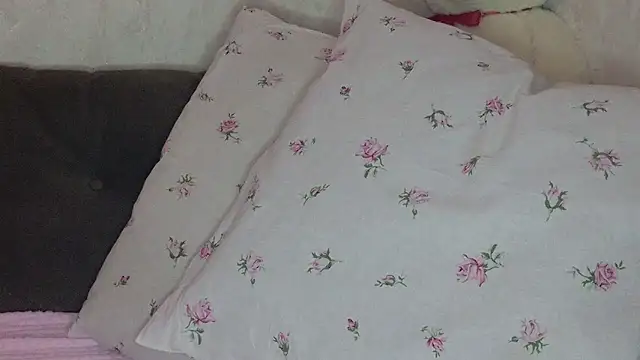 Anya-Sweet online show from November 21, 2025, 4:16 pm