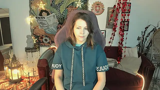 NicoleHitman online show from March 6, 2025, 9:25 am