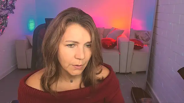 NicoleHitman online show from October 10, 2025, 9:19 am