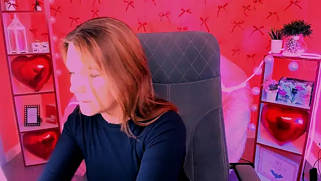 Snapshot of NicoleHitman chatting on February 12, 2026, 9:48 am NicoleHitman online show from February 12, 2026, 9:48 am