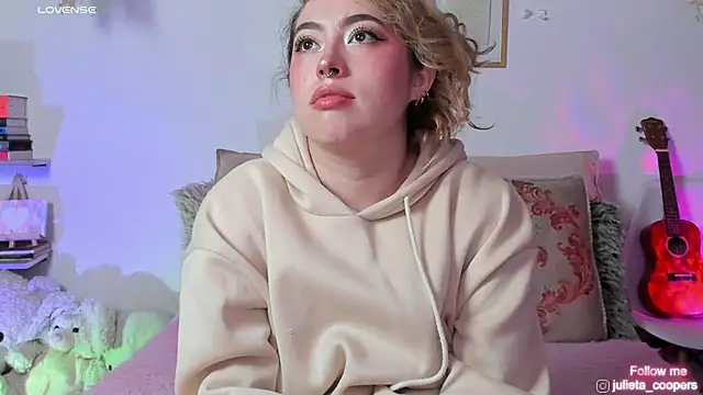 julieta cooper20 online show from April 3, 2026, 3:48 am