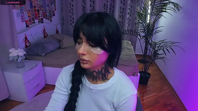 Snapshot of CharimgSabrina chatting on January 12, 2026, 6:07 am CharimgSabrina online show from January 12, 2026, 6:07 am