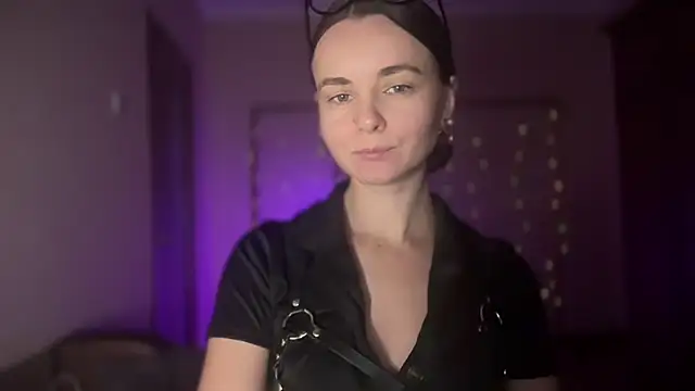 lanaloulou online show from September 14, 2025, 11:37 pm