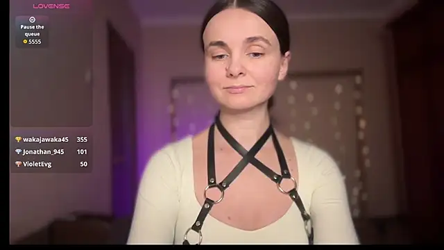 lanaloulou online show from September 28, 2025, 6:02 pm