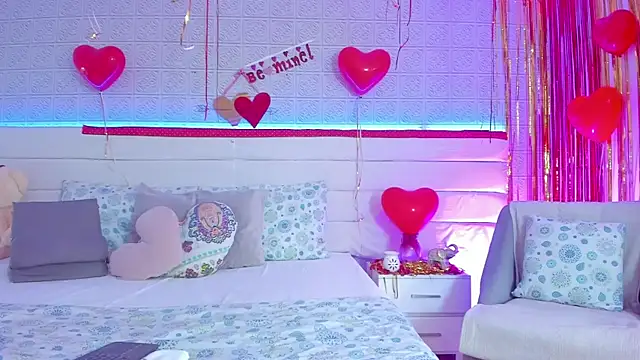 LeilaHiuston online show from September 22, 2025, 8:11 pm