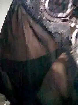 Snapshot of Sandra42 chatting on November 4, 2025, 11:48 pm Sandra42 online show from November 4, 2025, 11:48 pm