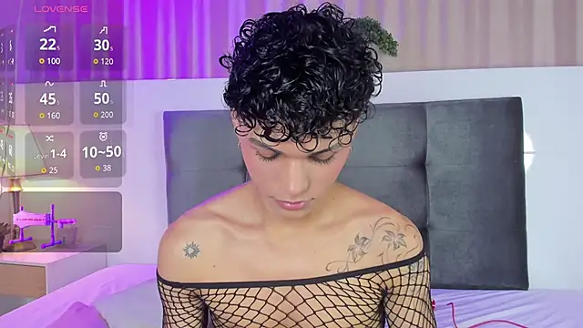 Kai riptide online show from November 18, 2025, 8:35 pm