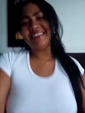 Ariana Rodriguez online show from October 7, 2025, 12:13 pm