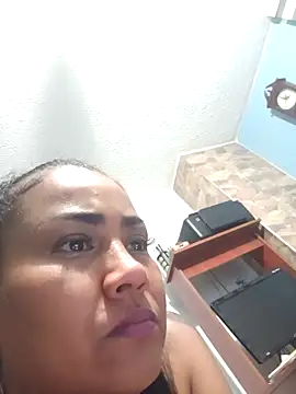 Ariana Rodriguez online show from November 5, 2025, 4:01 am