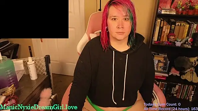 VioletNova online show from October 6, 2025, 12:46 pm