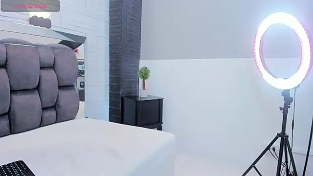 jade heartt online show from March 12, 2025, 10:17 pm