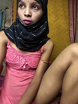 Cutesoma01 online show from October 28, 2025, 4:31 pm