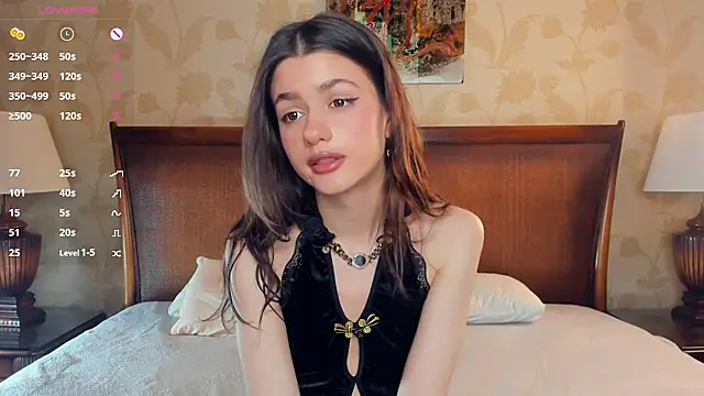 CathrynCovil online show from November 14, 2025, 8:24 am