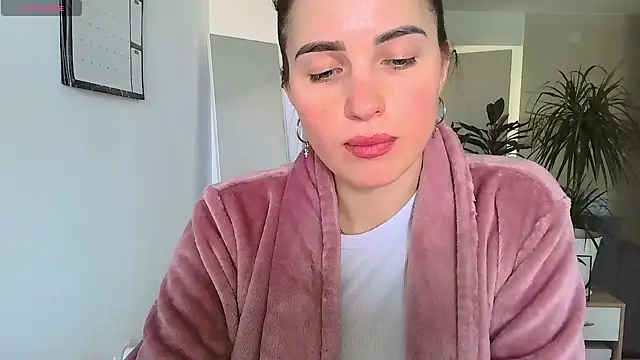 Snapshot of neferutt chatting on February 17, 2026, 1:18 pm neferutt online show from February 17, 2026, 1:18 pm