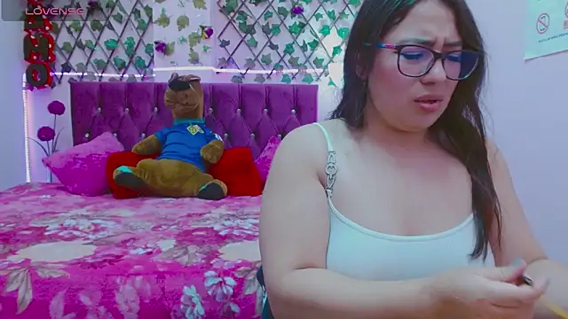 Anny  cute online show from September 21, 2025, 9:27 pm