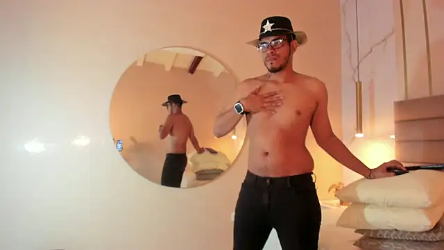 ETHAN DRAVEN online show from October 9, 2025, 7:34 pm